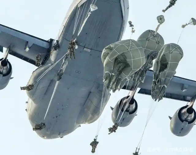 美军JLTV空投技术_C-17运输机空投改进_空投战车