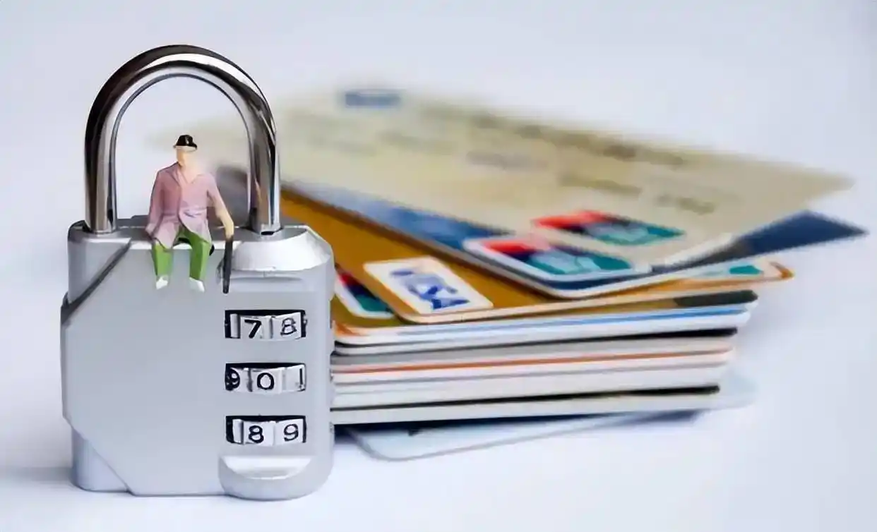 银行卡取款新规_银行卡新规定_取消现金登记要求