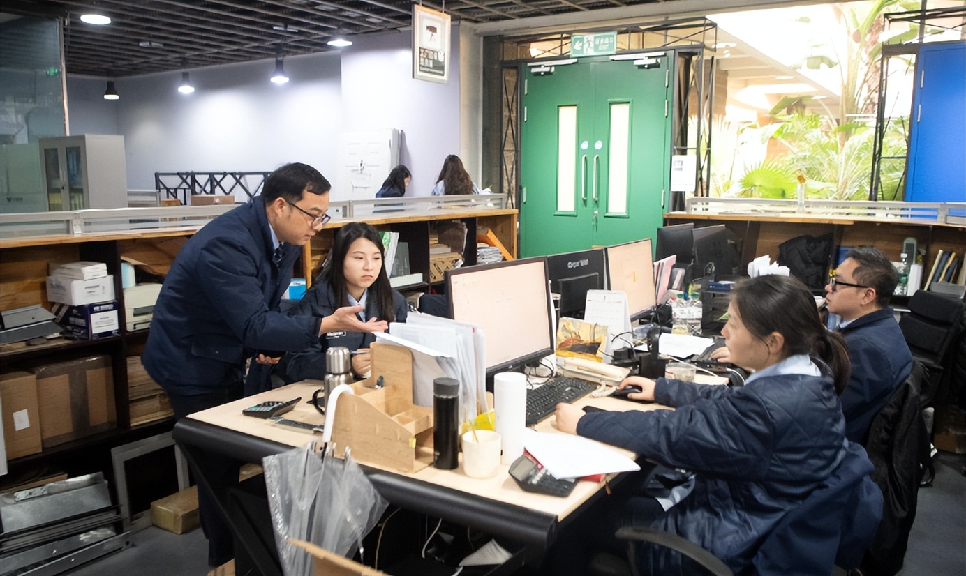 人民币汇率升值分析_央行提高利率分析_外汇市场波动影响