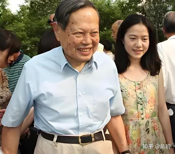 翁帆对杨振宁不耐烦了？82岁诺奖得主坦言：婚姻除了爱情，责任也很重要