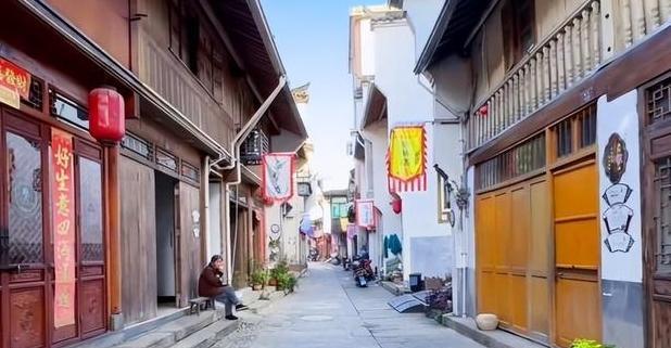 河桥古镇无门票策略_什么是摘牌_古镇摘牌后发展